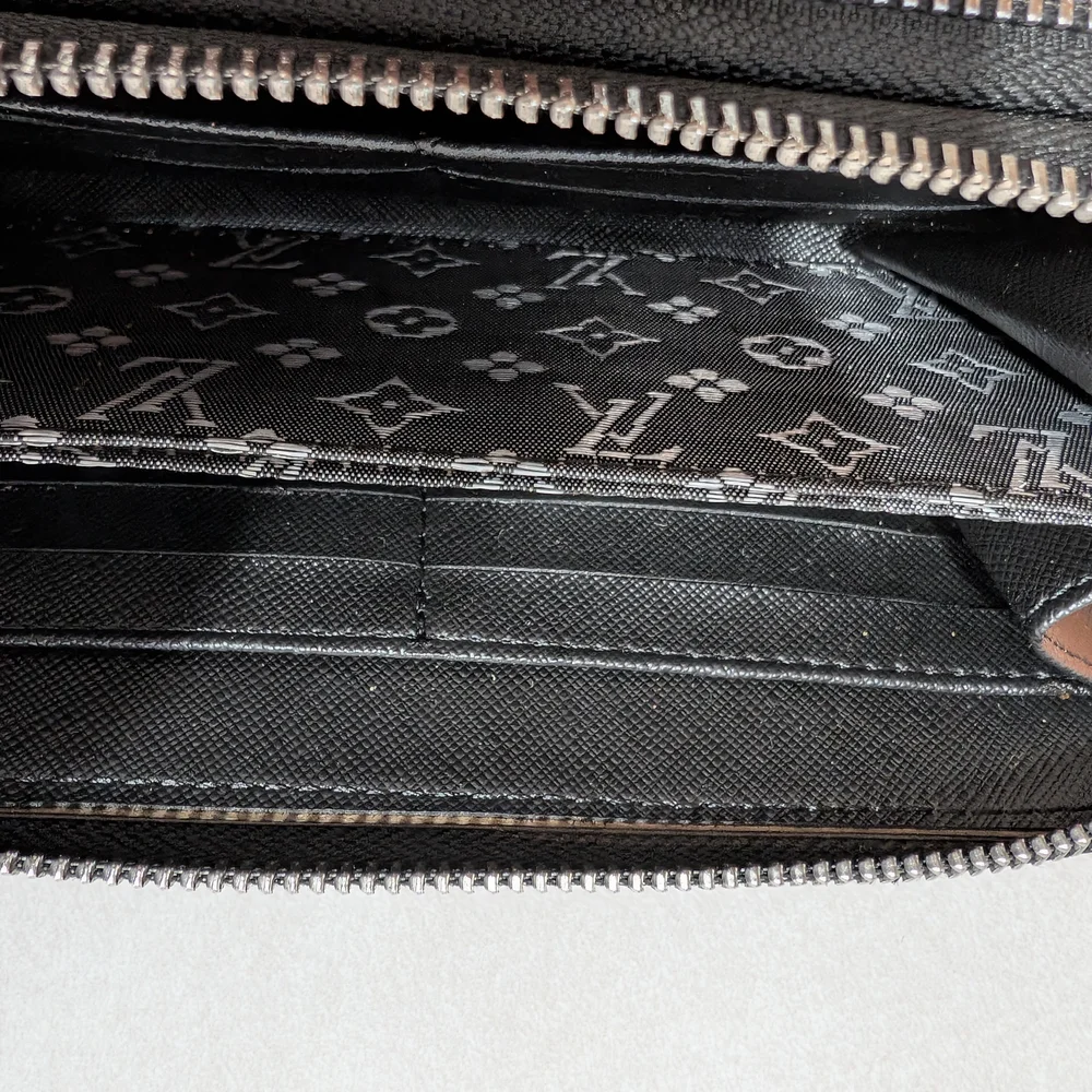 Louis Vuitton Damier Graphite Wallet with Silver Accents - Picture 2 of 12